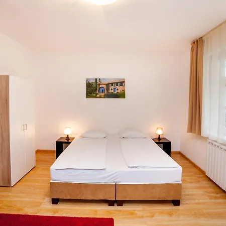 Prince Apartments Lägenhetshotell Budapest