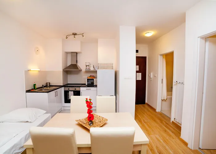 Prince Apartments 3*