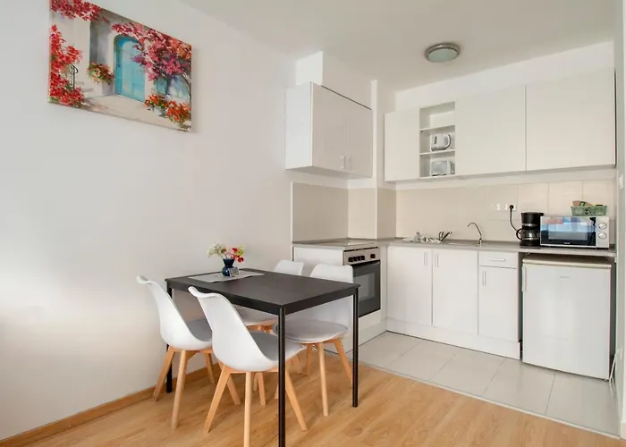 Prince Apartments Aparthotel