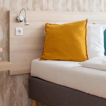 מלון דירות Prince Apartments 3*