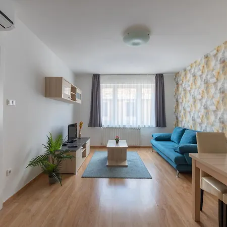 Prince Apartamentos 3*