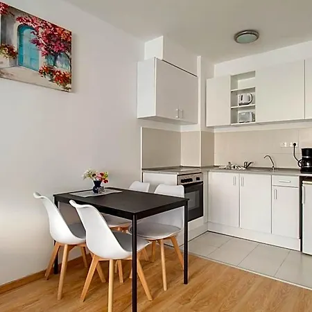 Prince Apartments Aparthotel 3*