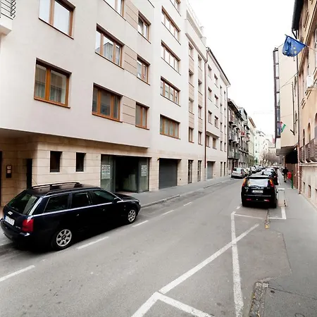 Prince Apartments Apartmanhotel 3*