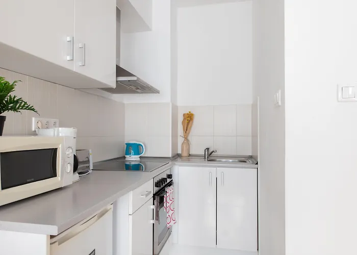 Prince Apartments Apartmanhotel 3*