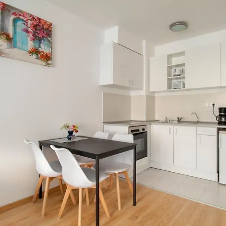 Prince Apartments Aparthotel