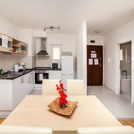 Aparthotel Prince Apartments 3*